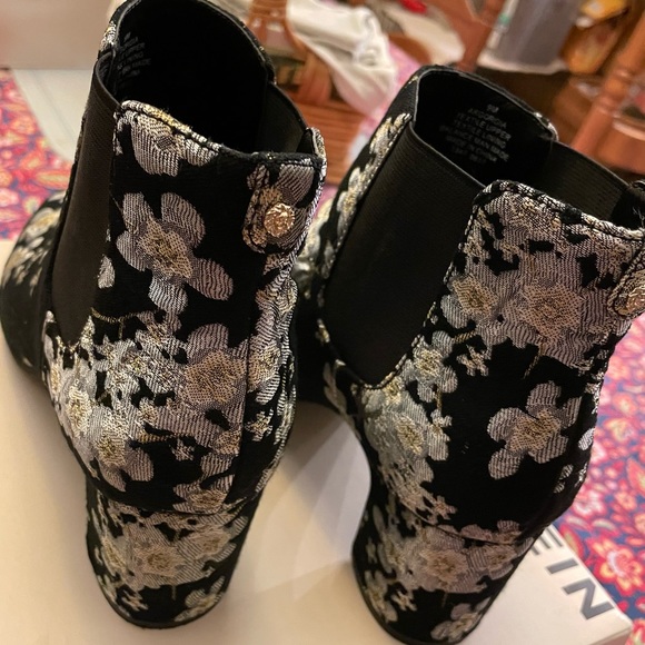 Anne Klein Black Floral Pull-on Bootie - Picture 3 of 5